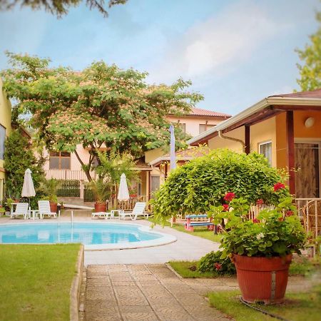 Holiday Village Interpark คราเนโว ภายนอก รูปภาพ